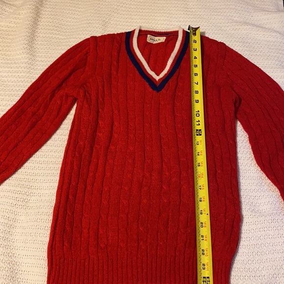 Hanil V-neck sweater, red - Picture 2 of 16